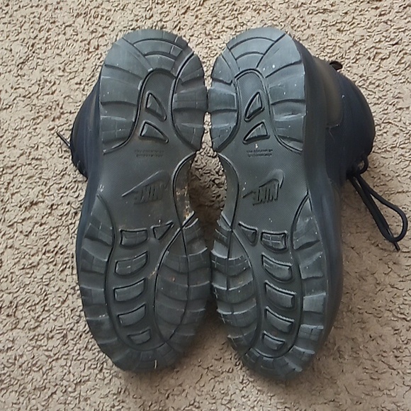 Nike Boots💜 - Picture 3 of 3